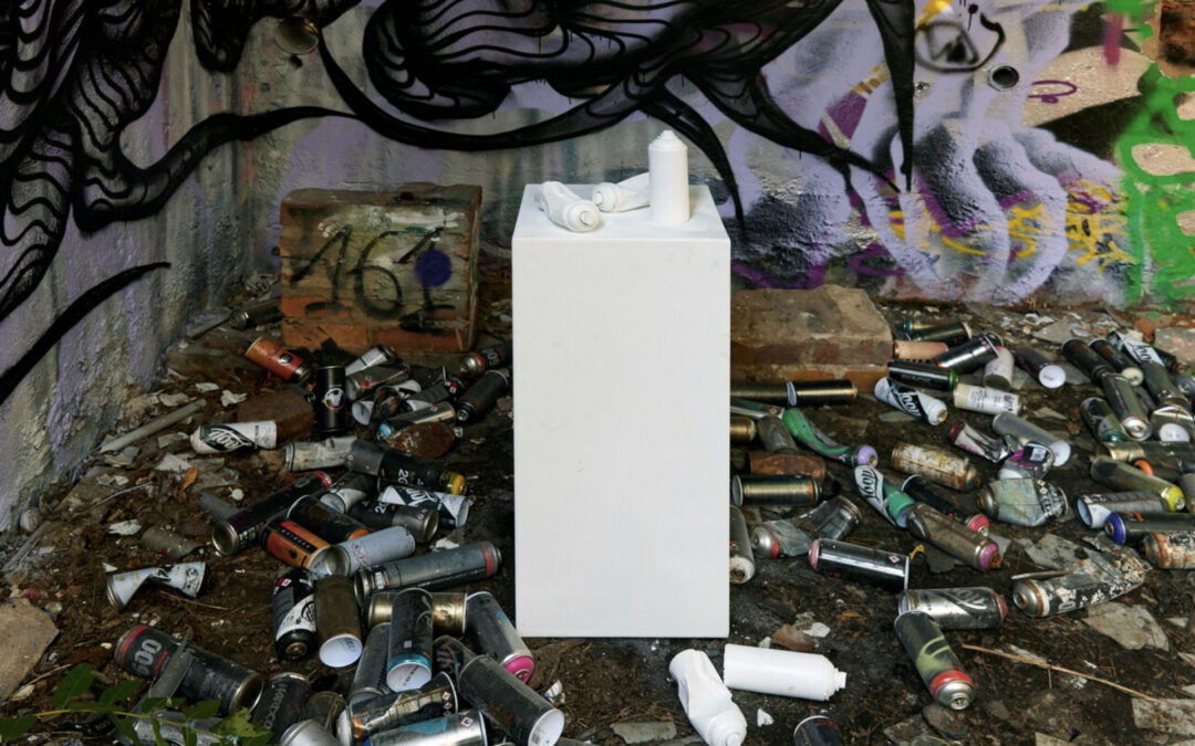 Op de puinbergen van een station in Dresden toont kunstcollectief Ipihan de schoonheid van verval